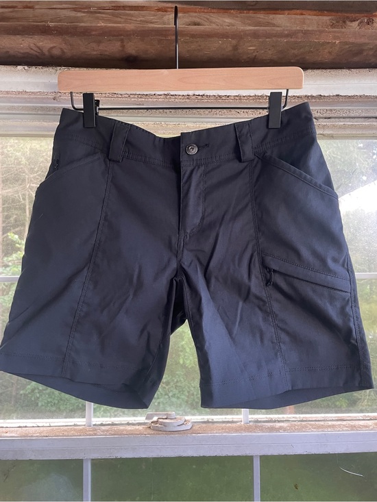 Duluth Trading Co Pants - Duluth women’s shorts 7” inseam